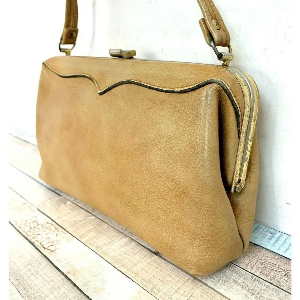 TRUE VINTAGE PEBBLED BEIGE GENUINE LEATHER FRAMED POCKETBOOK BAG HANDBAG PURSE